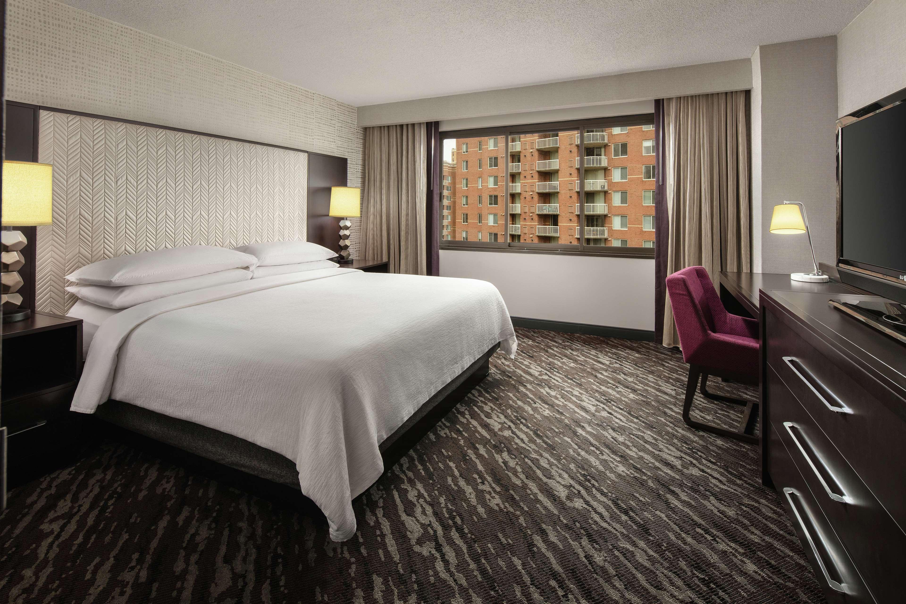 Embassy Suites By Hilton Crystal City National Airport Arlington Eksteriør billede
