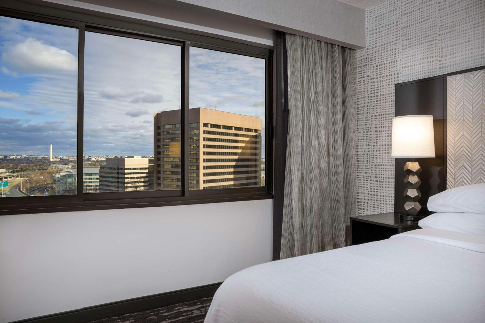 Embassy Suites By Hilton Crystal City National Airport Arlington Eksteriør billede