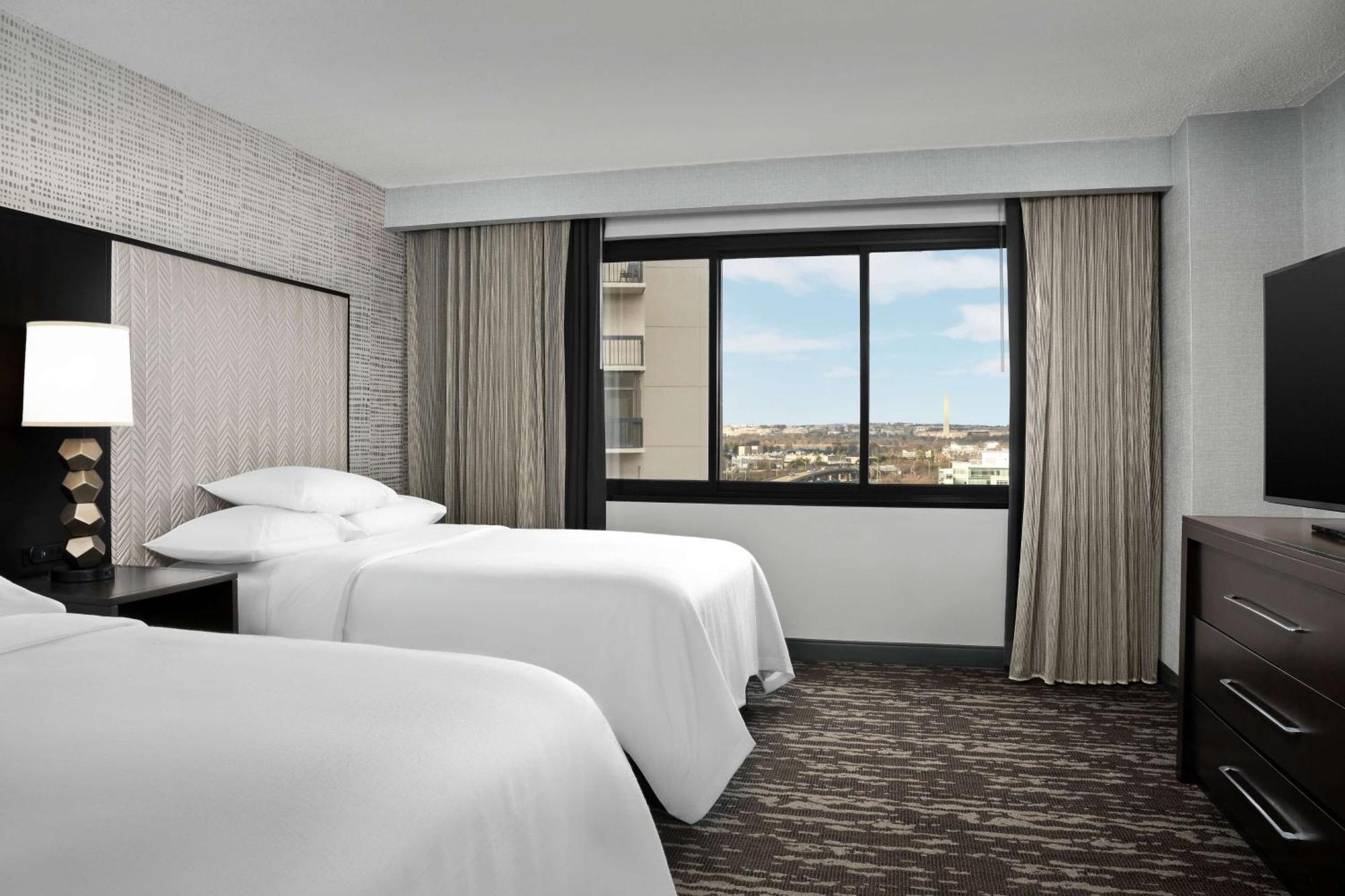 Embassy Suites By Hilton Crystal City National Airport Arlington Eksteriør billede